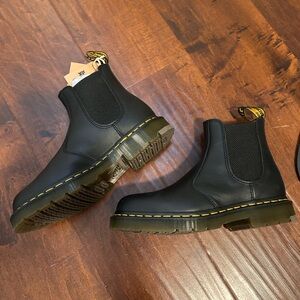 Dr. Martens Chelsea Boots Slip Resistant